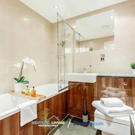 Windsor Sentinel: 2-Bedroom Serviced Apartment with Free Wi-Fi Exterior photo